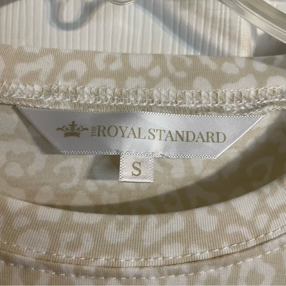 The Royal Standard Leopard Print Crew Neck Short Sleeve Tee Shirt Beige White - Picture 3 of 6